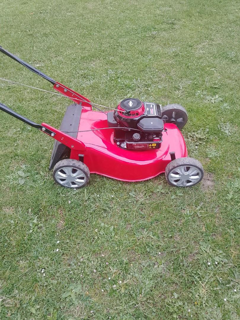 Kosiarka  spalinowa  Briggs i Stratton