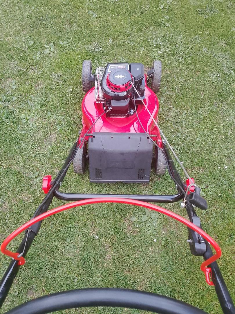 Kosiarka  spalinowa  Briggs i Stratton