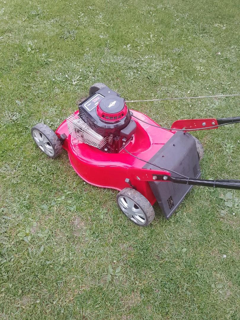 Kosiarka  spalinowa  Briggs i Stratton