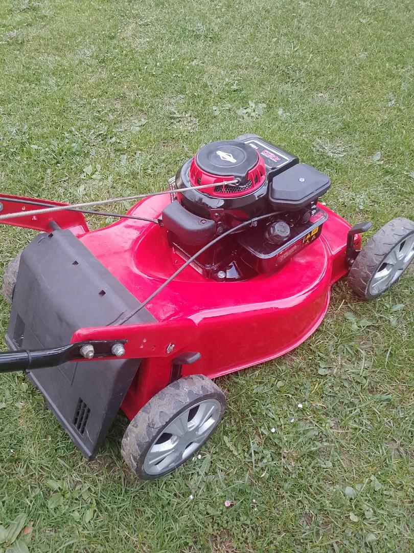 Kosiarka  spalinowa  Briggs i Stratton