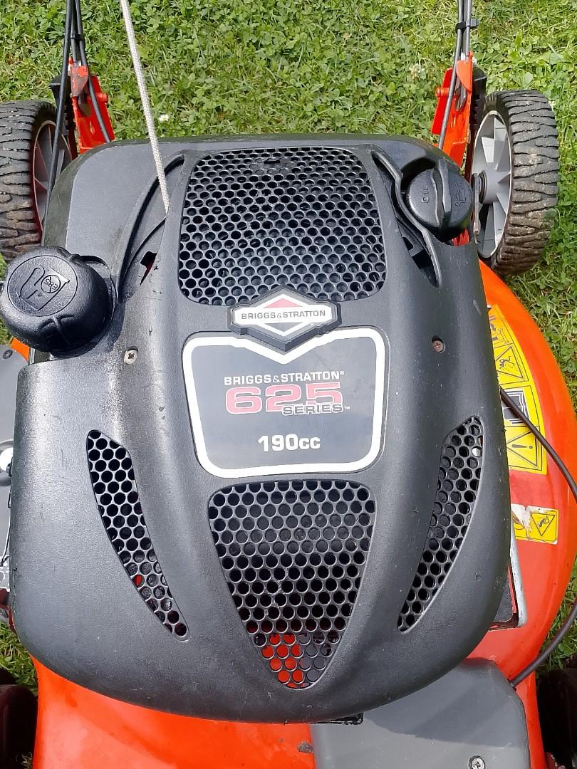 Kosiarka Husgvarna z przednim napedem