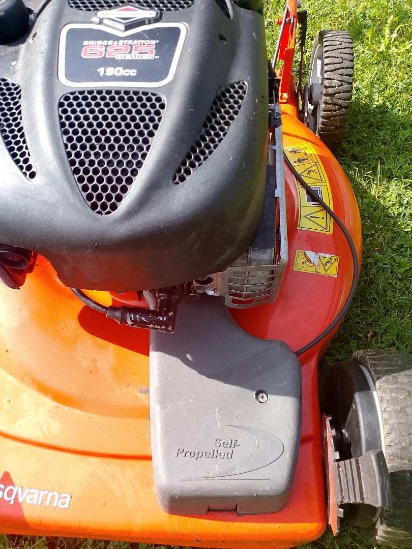 Kosiarka Husgvarna z przednim napedem
