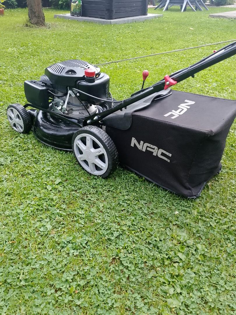 Kosiarka NAC 475 z napedem koszem