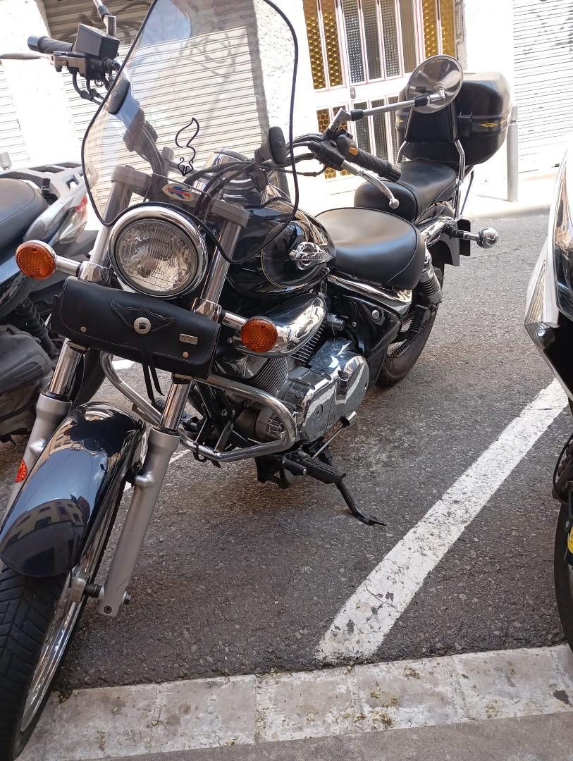 Suzuki Intruder 250