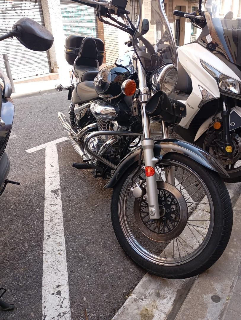 Suzuki Intruder 250