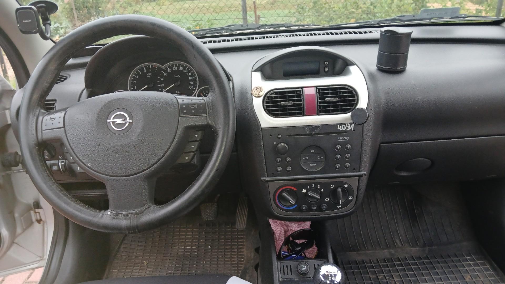 Corsa c 1.2 benzyna klima 2003 r