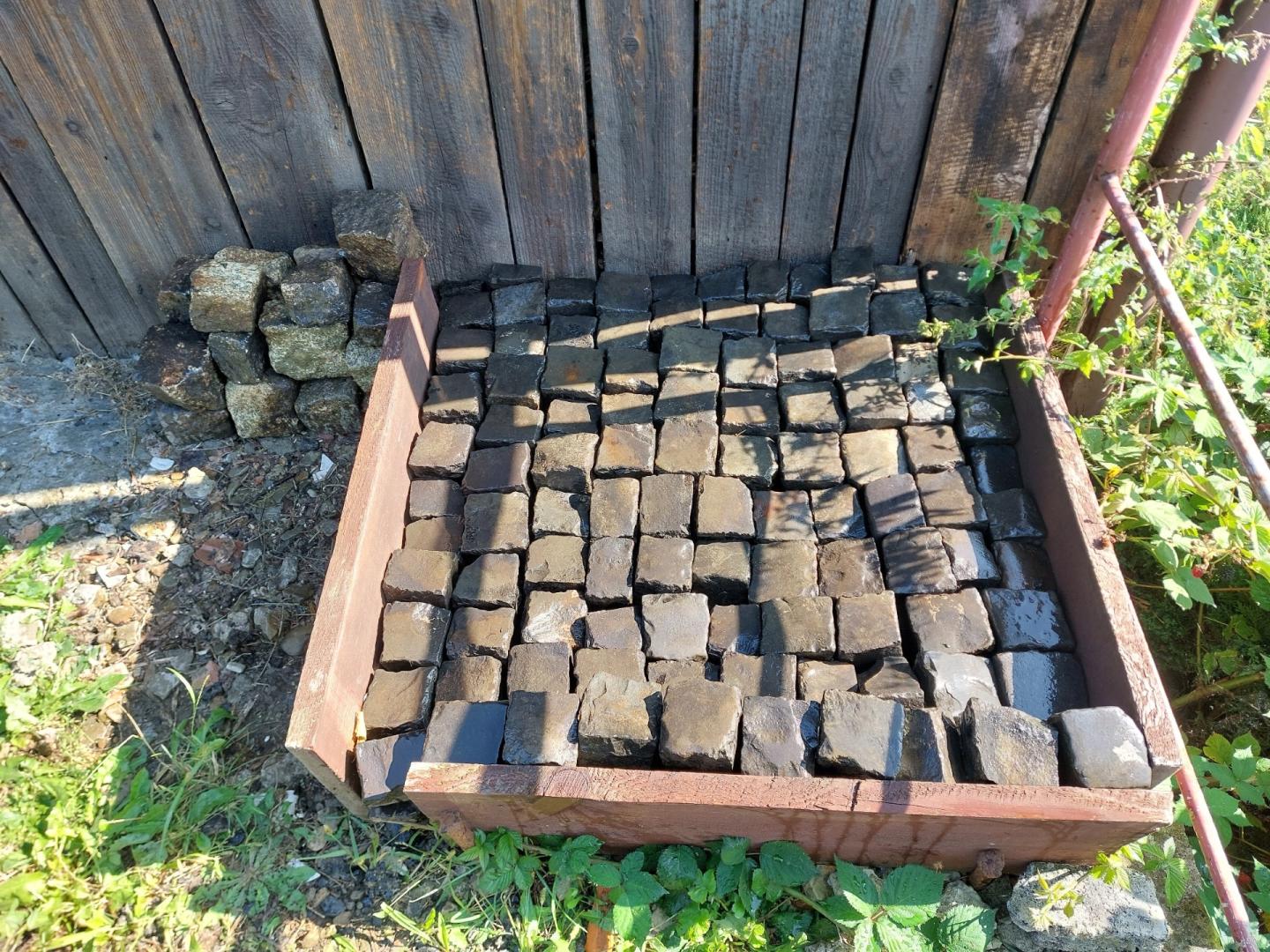 sprzedam bazaltową kostkę brukową