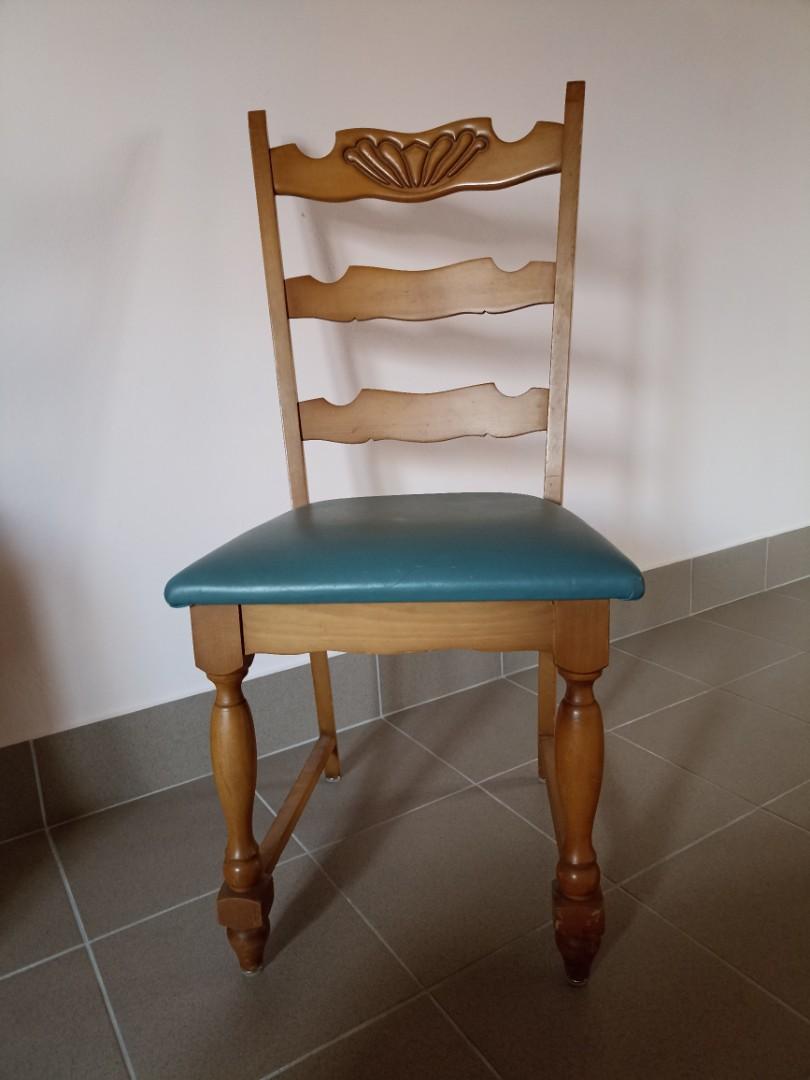 Krzesła do salonu skóra ładne w dobrym stanie