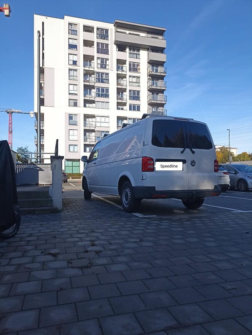 Usługi transportowe współpraca B2B transport maszyn towarów motocykli