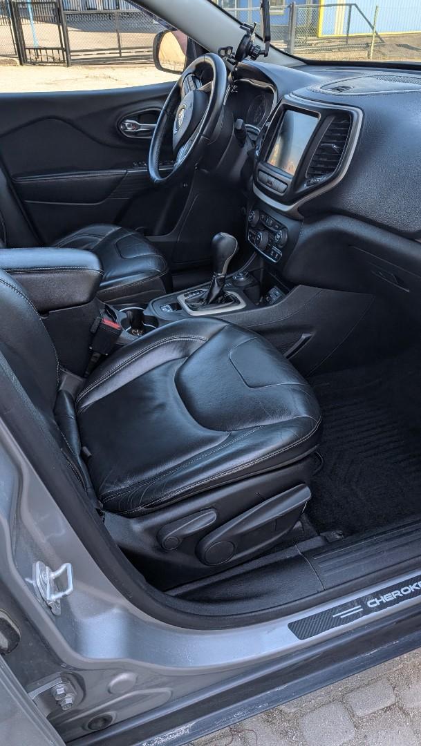 Jeep Cherokee kl 2015r 3.2 V6  LPG przebieg 100tys.