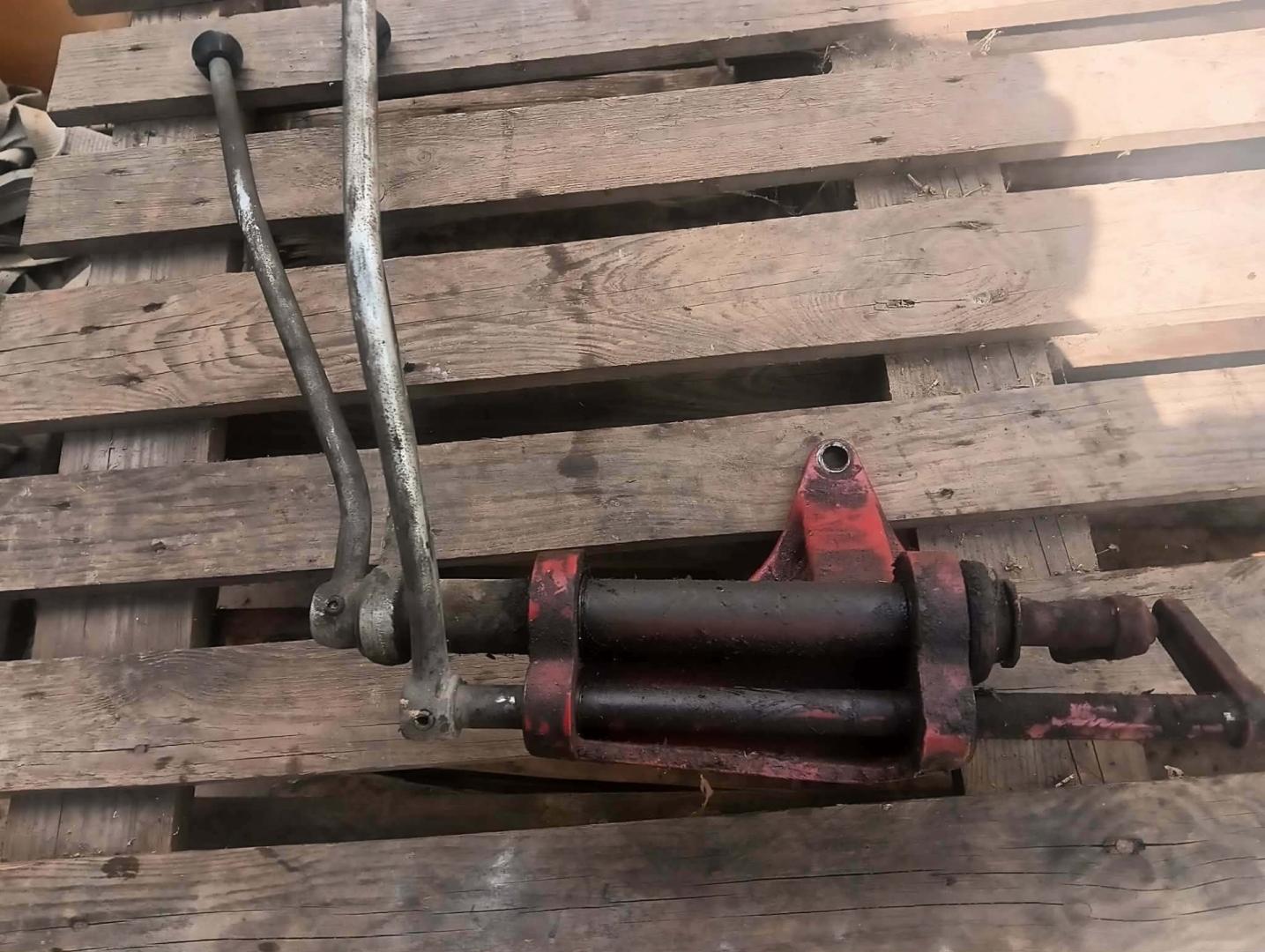 Rozdzielacz hydrauliczny mtz 82 pronar belarus białorus 80