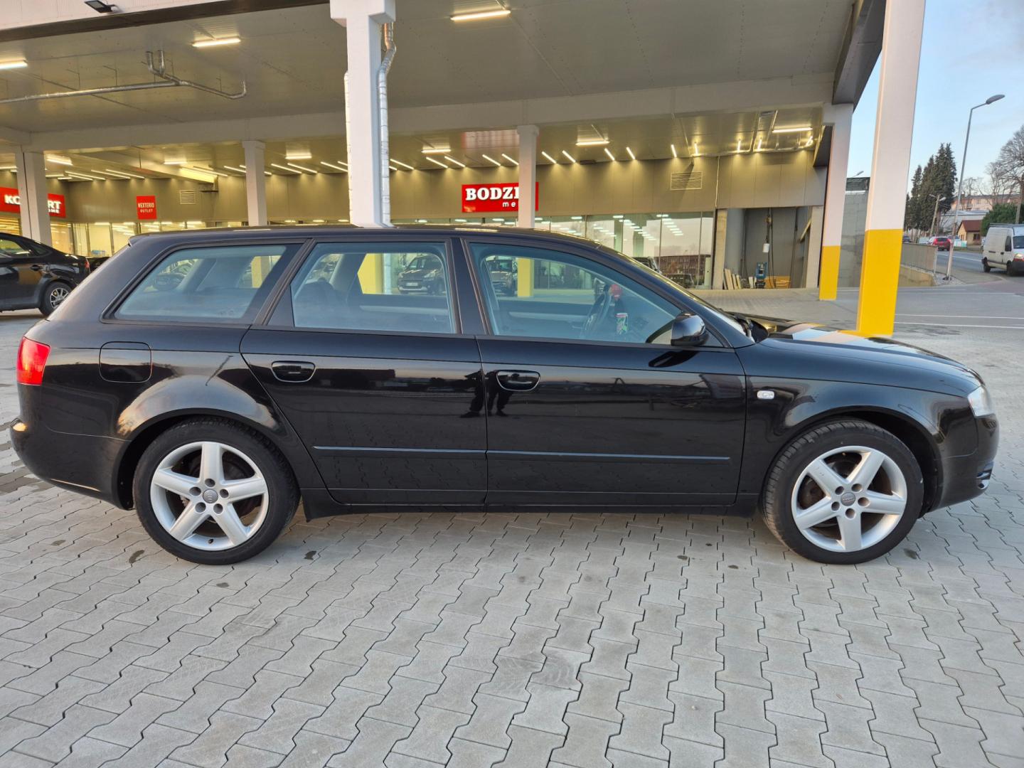 Audi A4 b7 2.0 MPI 130KM, Kombi, Bogate wyposażenie, zarejestrowane