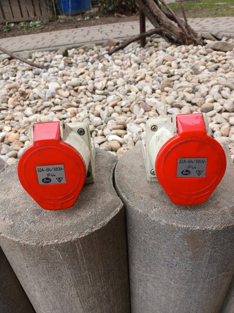 Gniazdo siówe stałe32A,380V,IP44