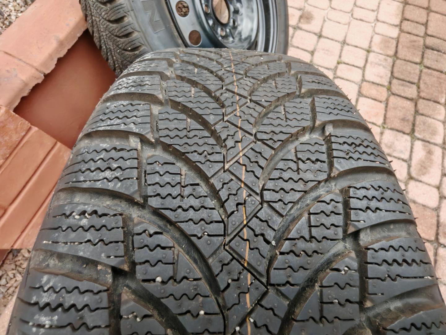 4 opony zimowe z felgami Nexen 205/60/R16 4 szt Jak Nowe
