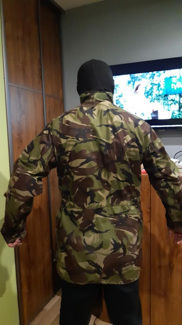 Kurtka Używ.Moro Nato Roz.180/96.Cena 100 zł. Klatka 120cm.