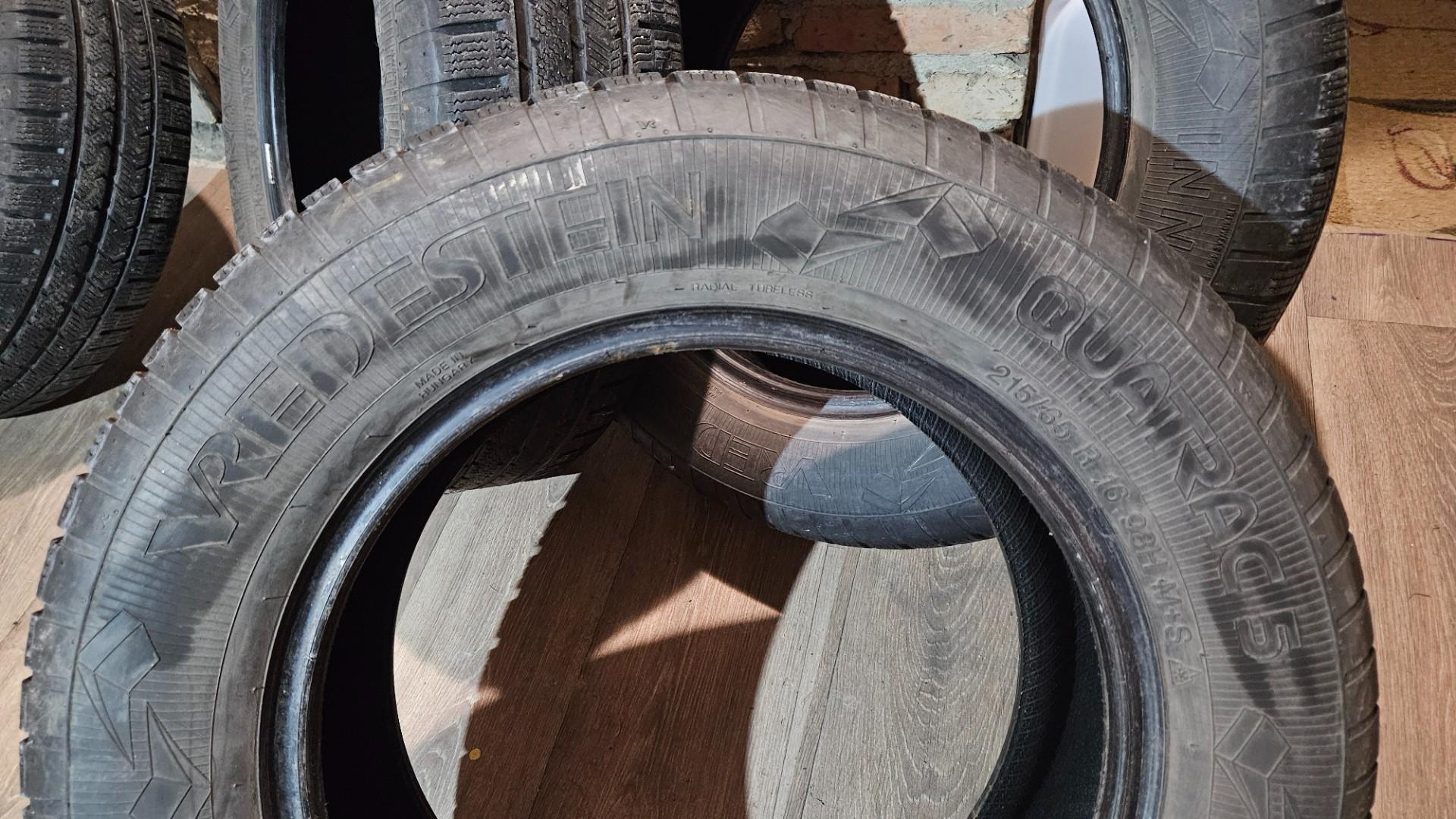 Opony Całoroczne Vredestein Quatrac 5 215/65R16 98H M+S. Cena 180 zł.