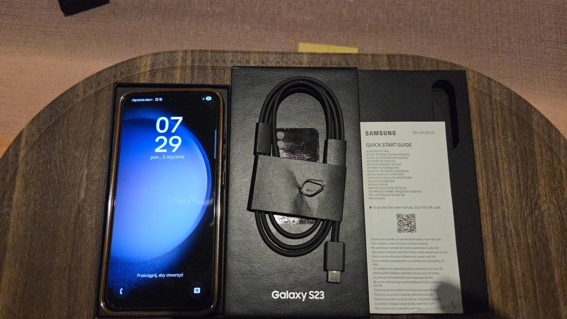 Telefon Komórkowy Samsung S23  8/128Gb. Cena 800 zł.