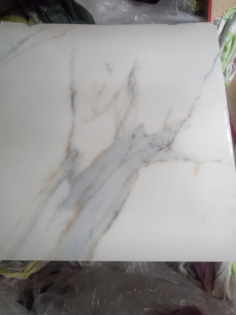 Odsprzedam nowe płytki ceramiczne
