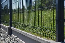 demontaż starych ogrodzeń, i usuwanie żywopłotów