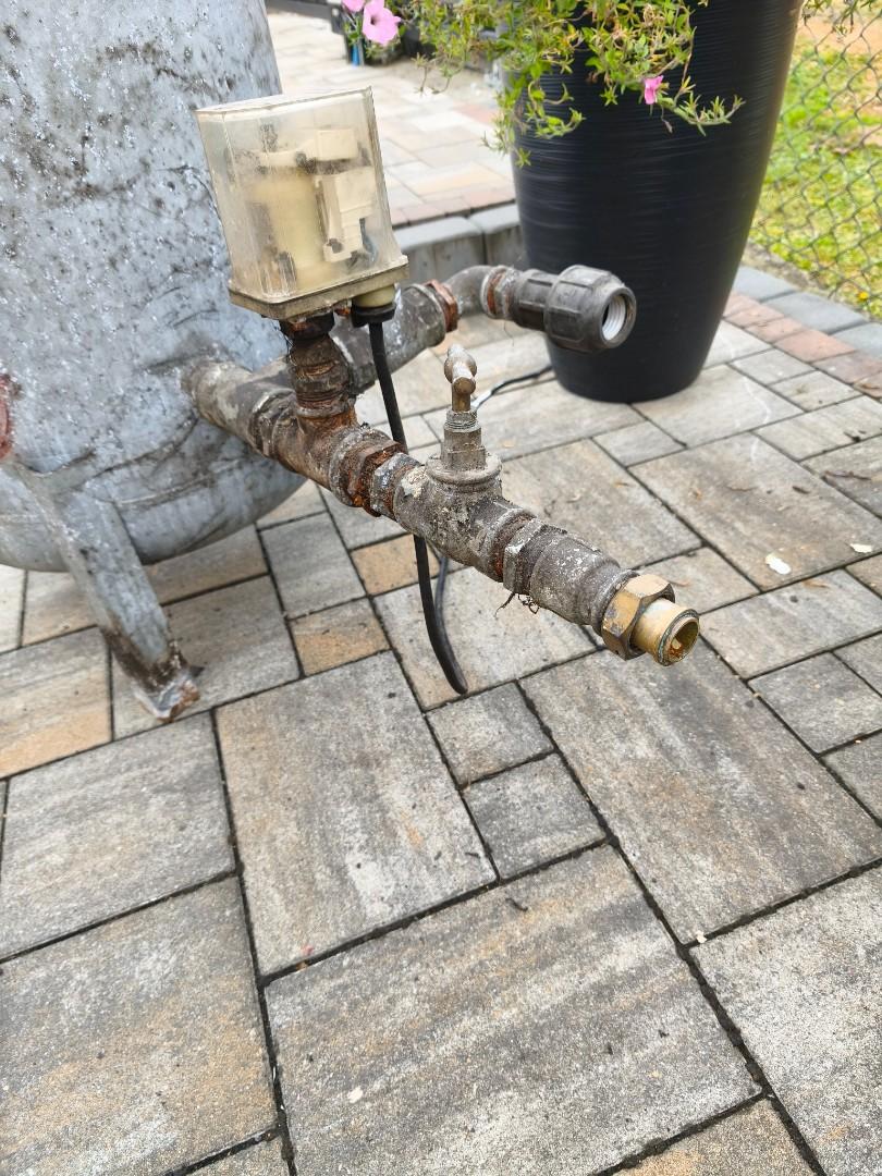 Zbiornik hydroforowy 150l z osprzętem. używany.  na sprzedaż
