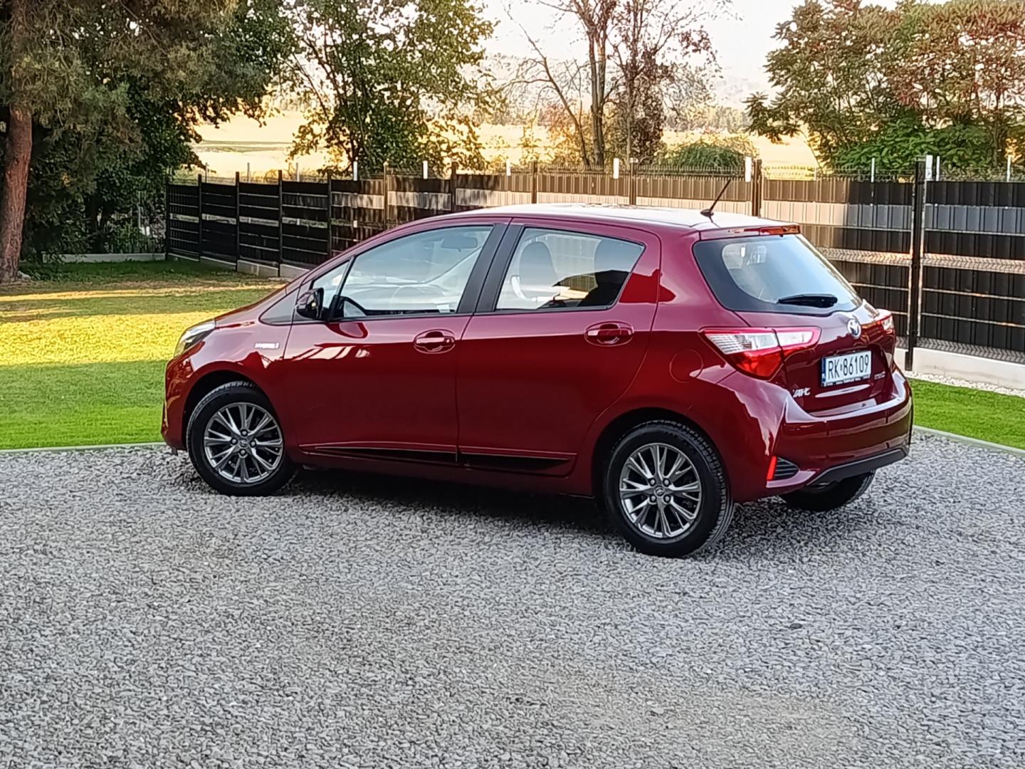 Toyota Yaris III LIFT1.5 Hybrid Automat Tylko 74 tyś.km Pełen Serwis