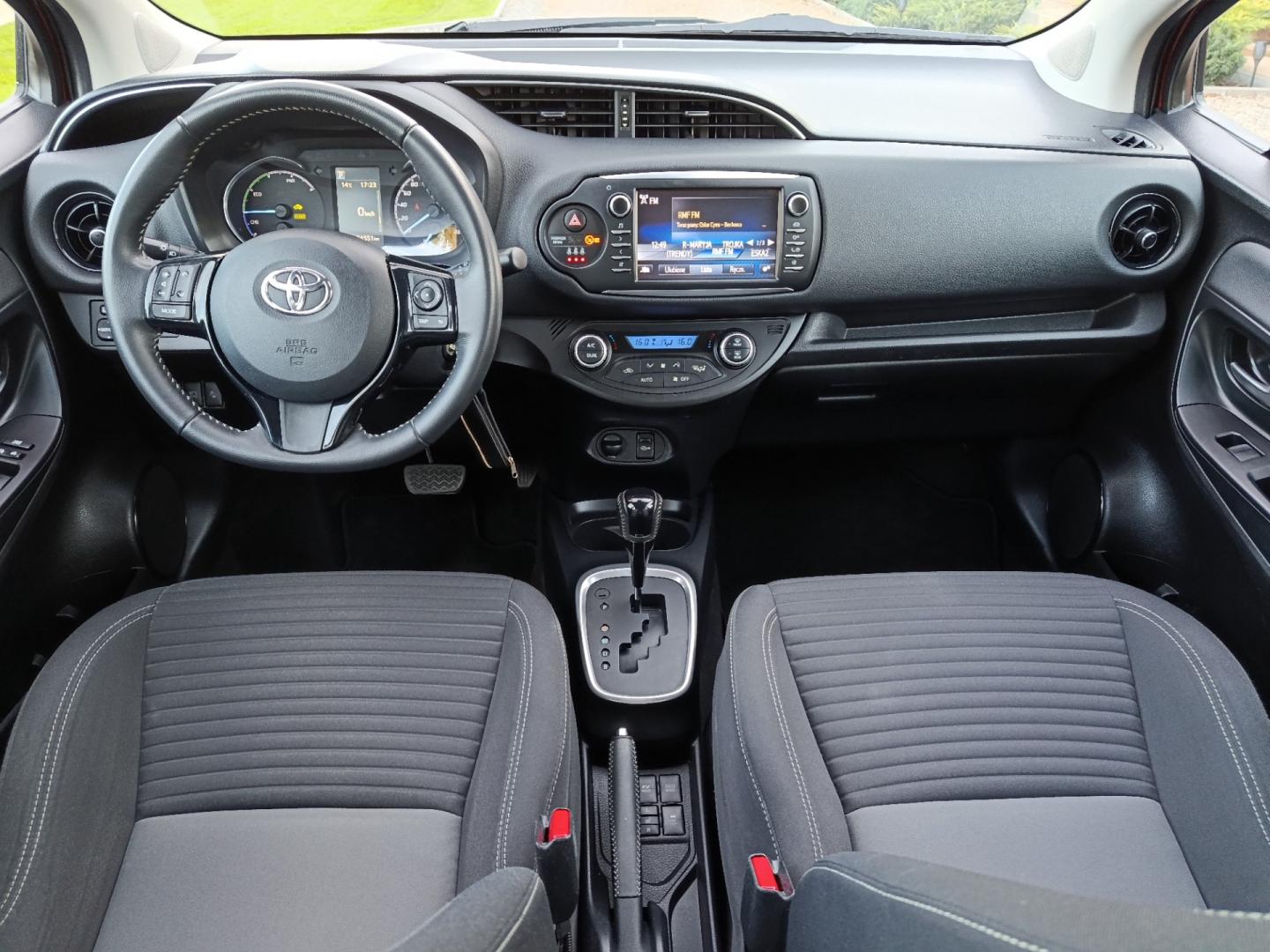 Toyota Yaris III LIFT1.5 Hybrid Automat Tylko 74 tyś.km Pełen Serwis