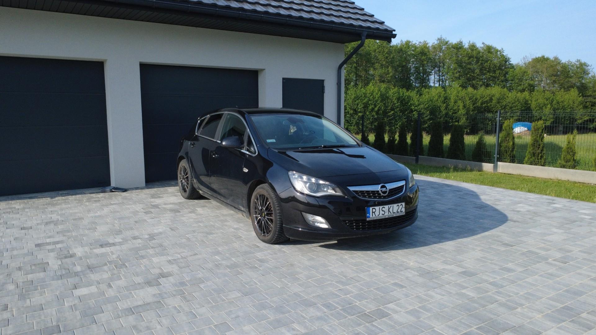 Sprzedam opel astra j 2011 2.0 cdti