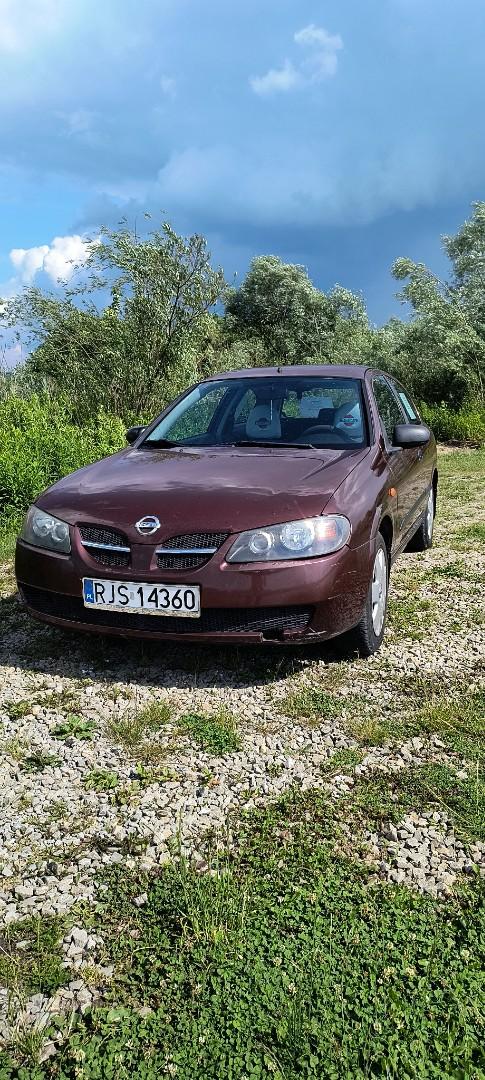 Nissan Almera
