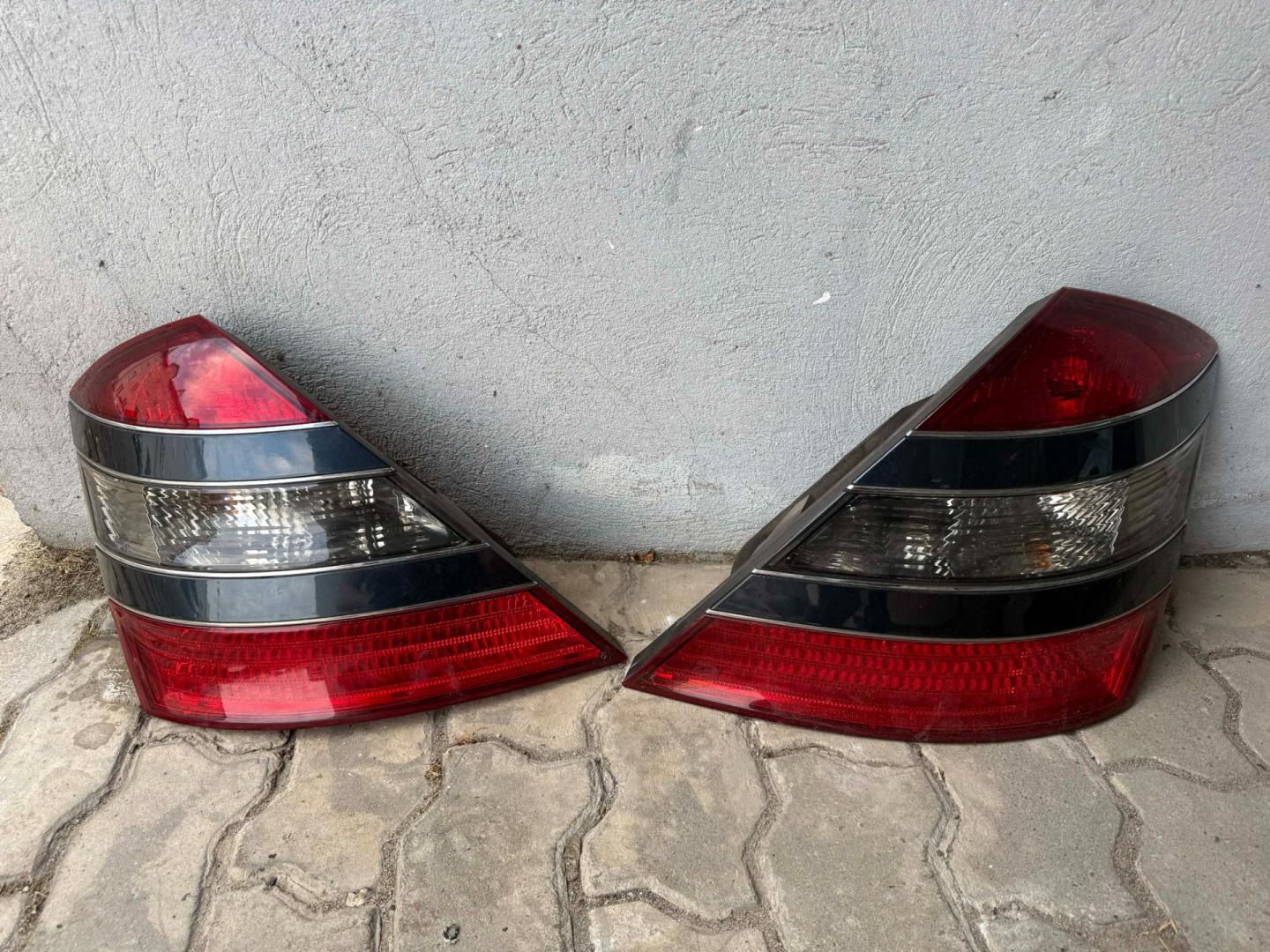 Sprzedam tylne lampy Orginał Mercedes S klasa W221 2007r