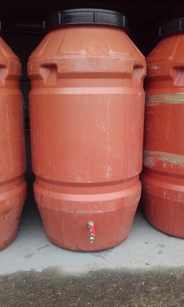 Beczki plastikowe okrągłe 250l spozywcze z kranikami