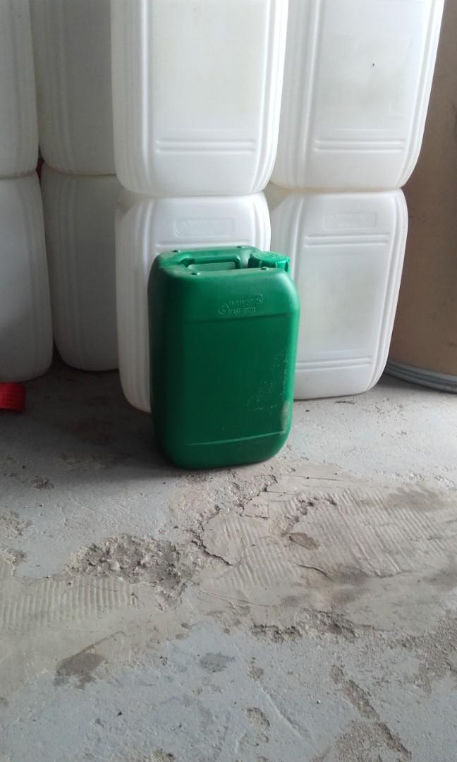 Beczki plastikowe okrągłe 250l spozywcze z kranikami