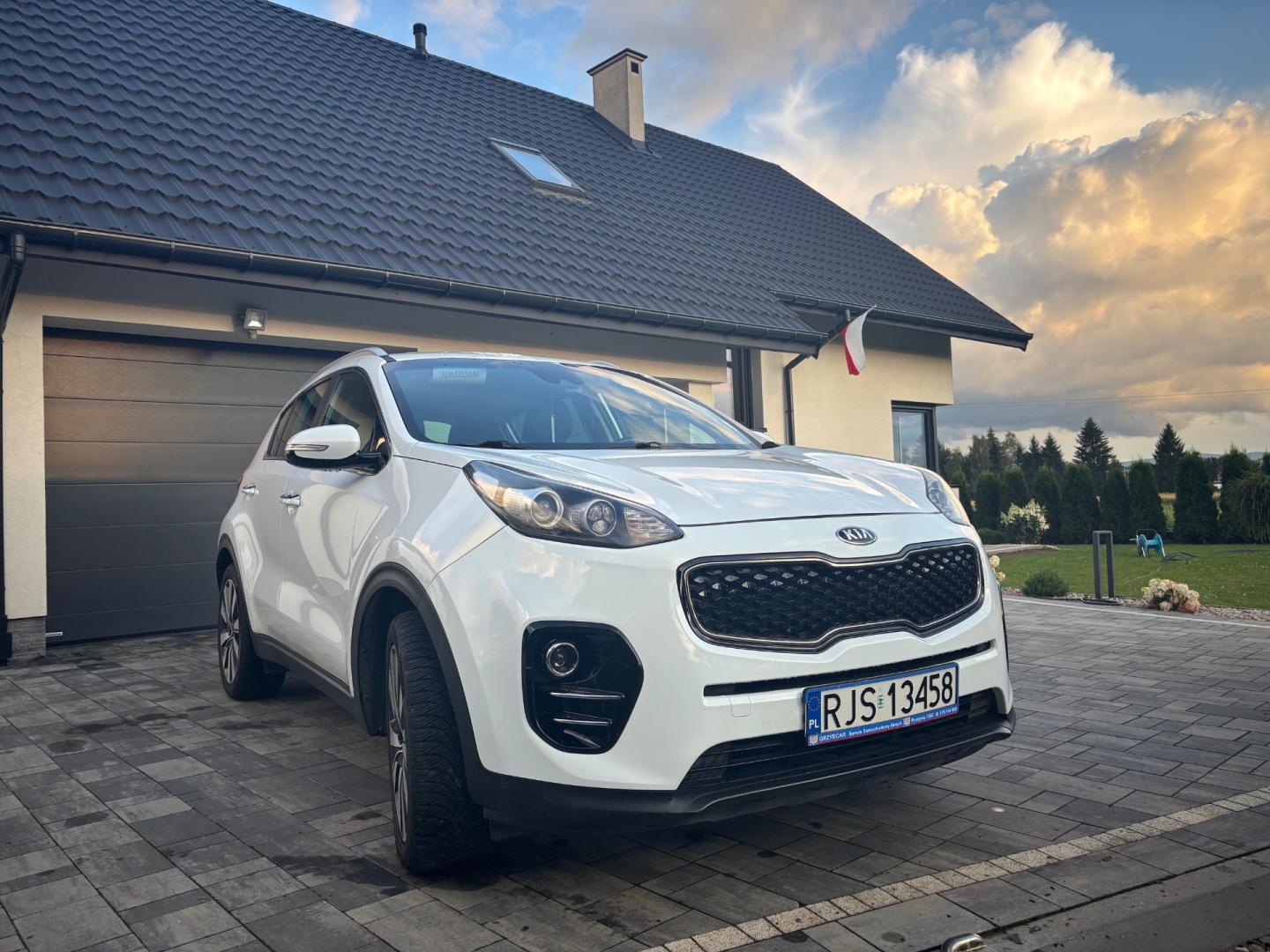 Kia Sportage biała perła