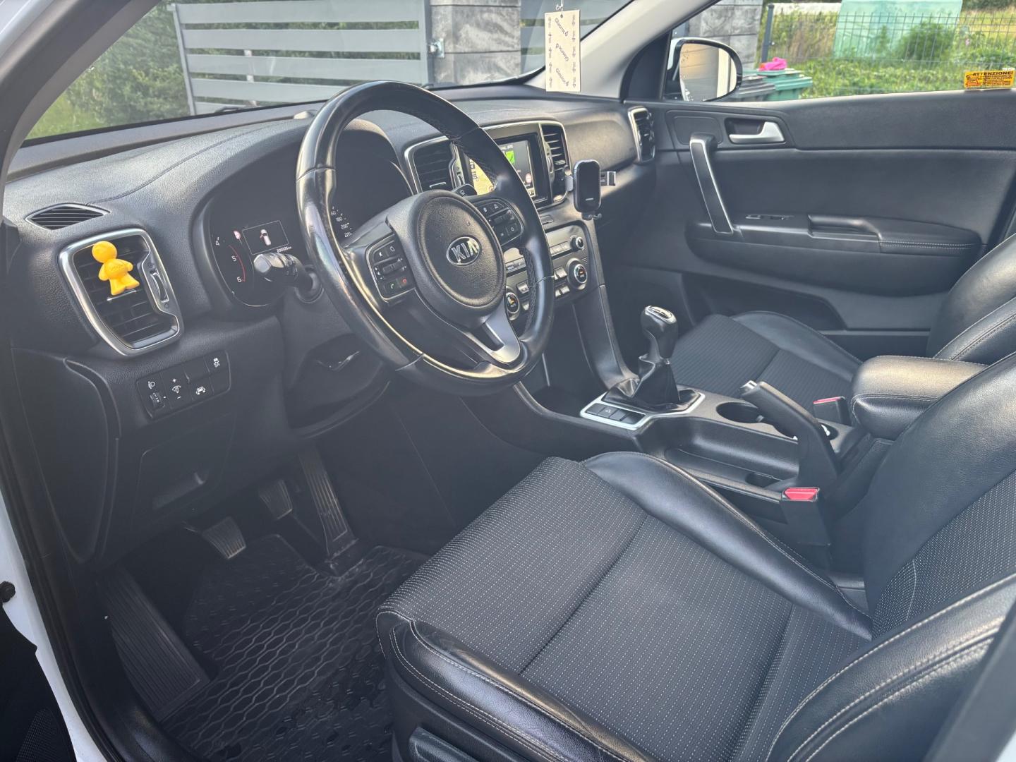 Kia Sportage biała perła