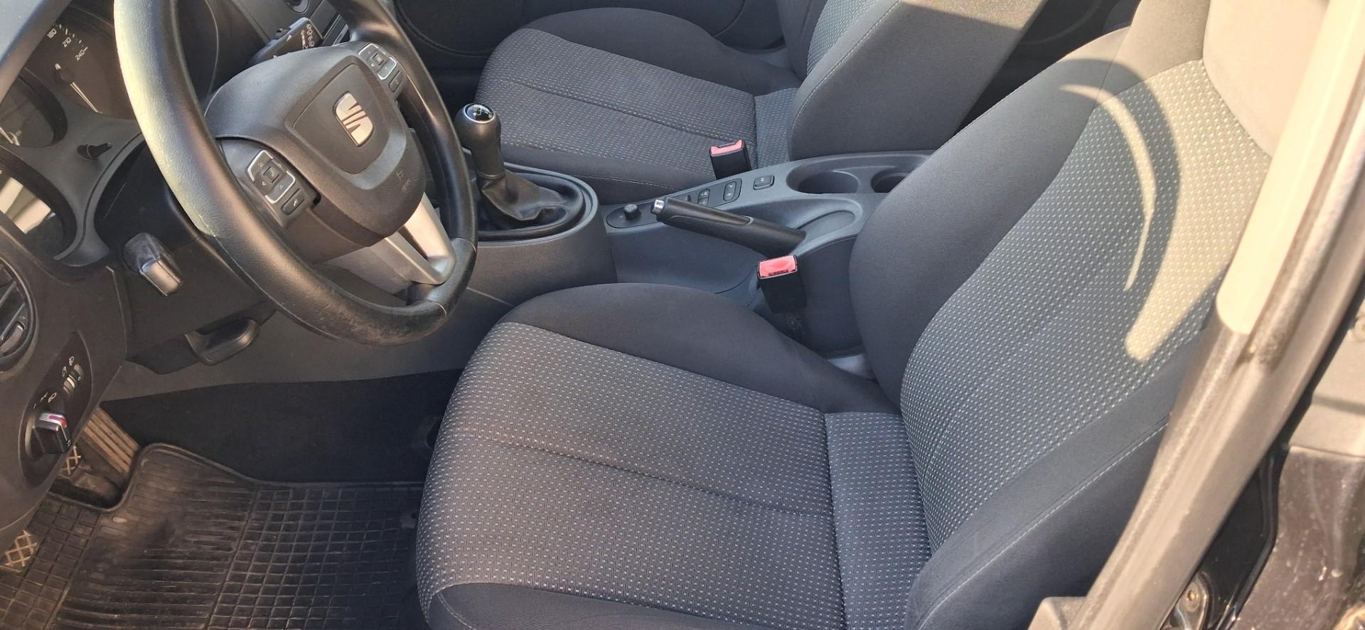seat Leon 1,6 benzyna MPI 102KM 115 tyś km przebiegu