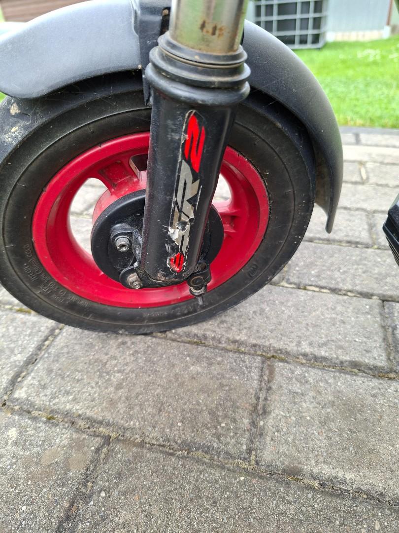Hulajnoga Aprilia eSR2