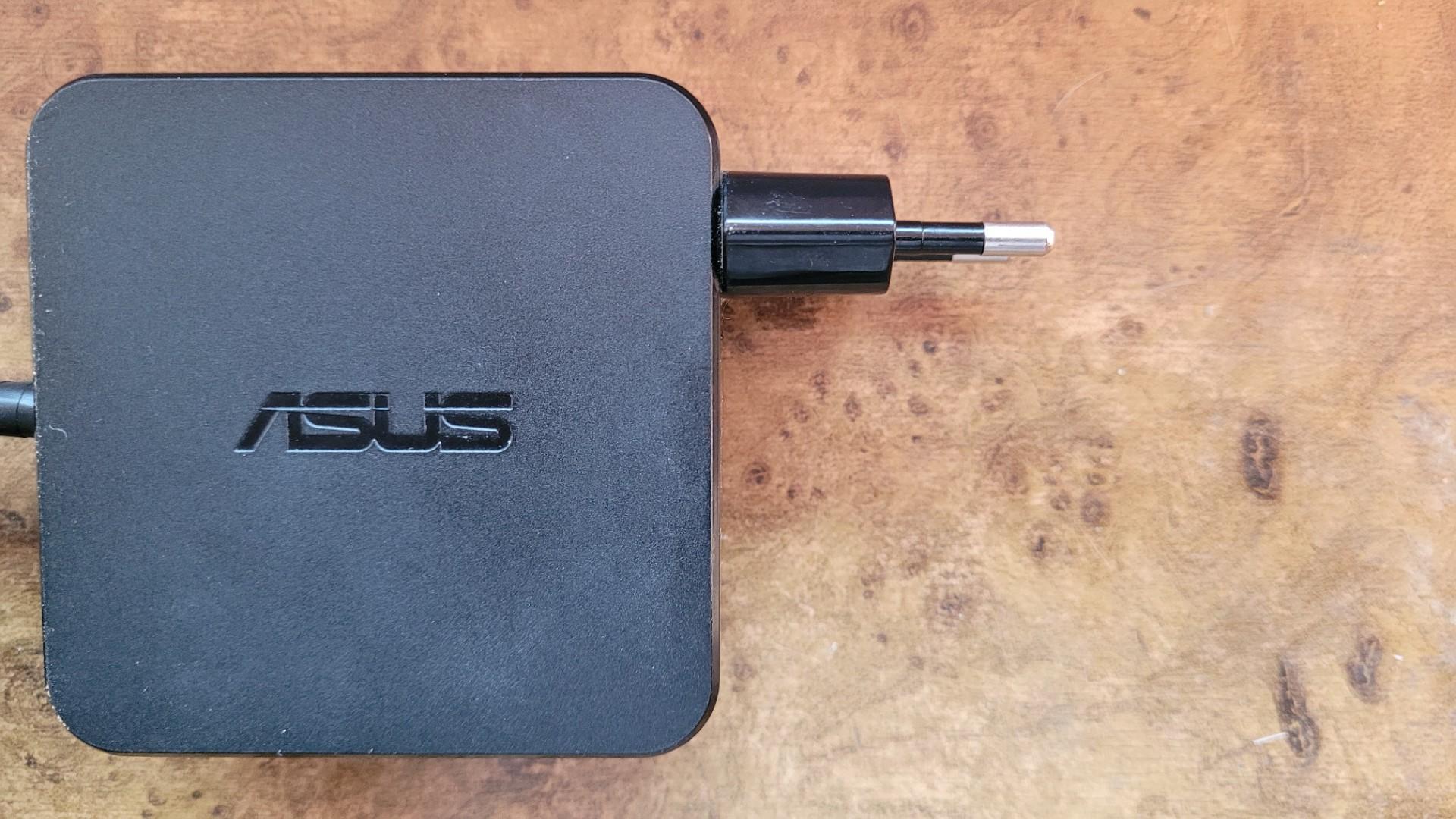 Zasilacz do Laptopów ASUS -19V 3,42A - wtyk 5.5 X 2.5mm - Oryginalny