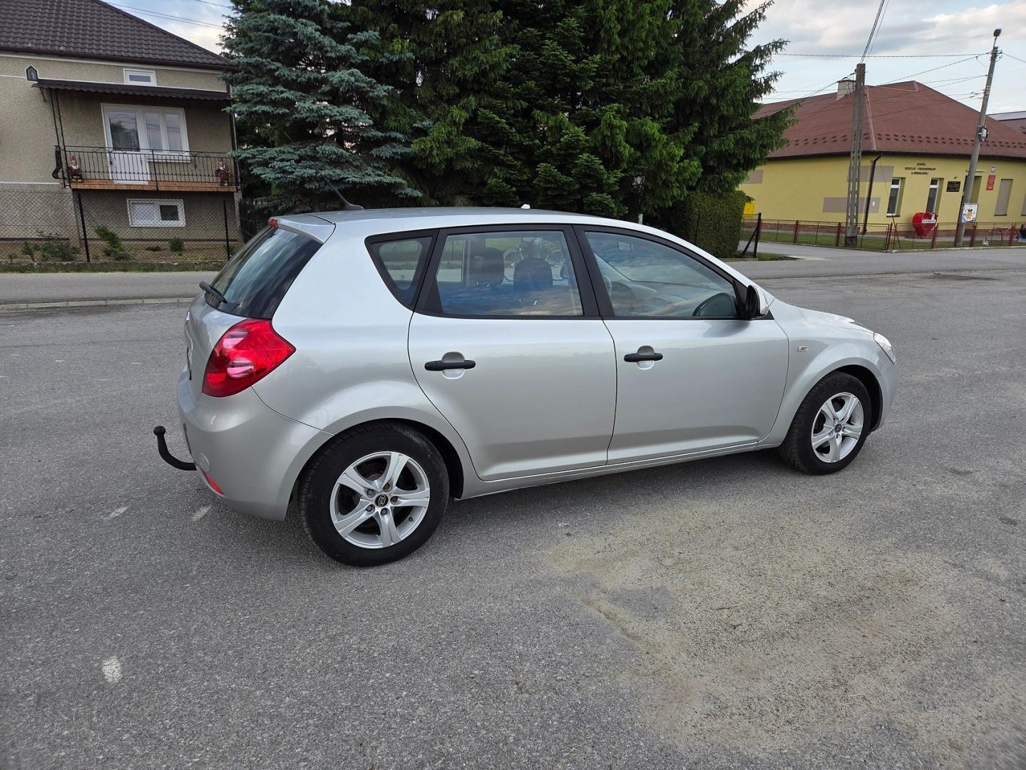 kia ceed 1.6 benzyna 122 km stan  bogate wyposażenie