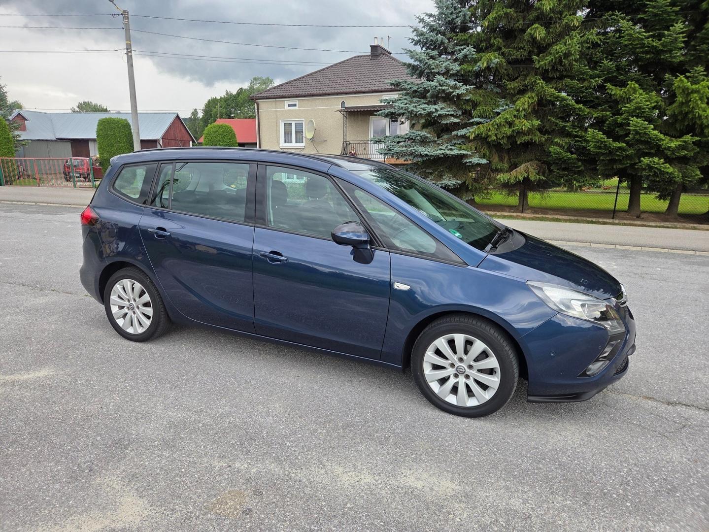 Opel Zafira C 1.4T benzyna 140 KM Stan  Bezwypadkowa