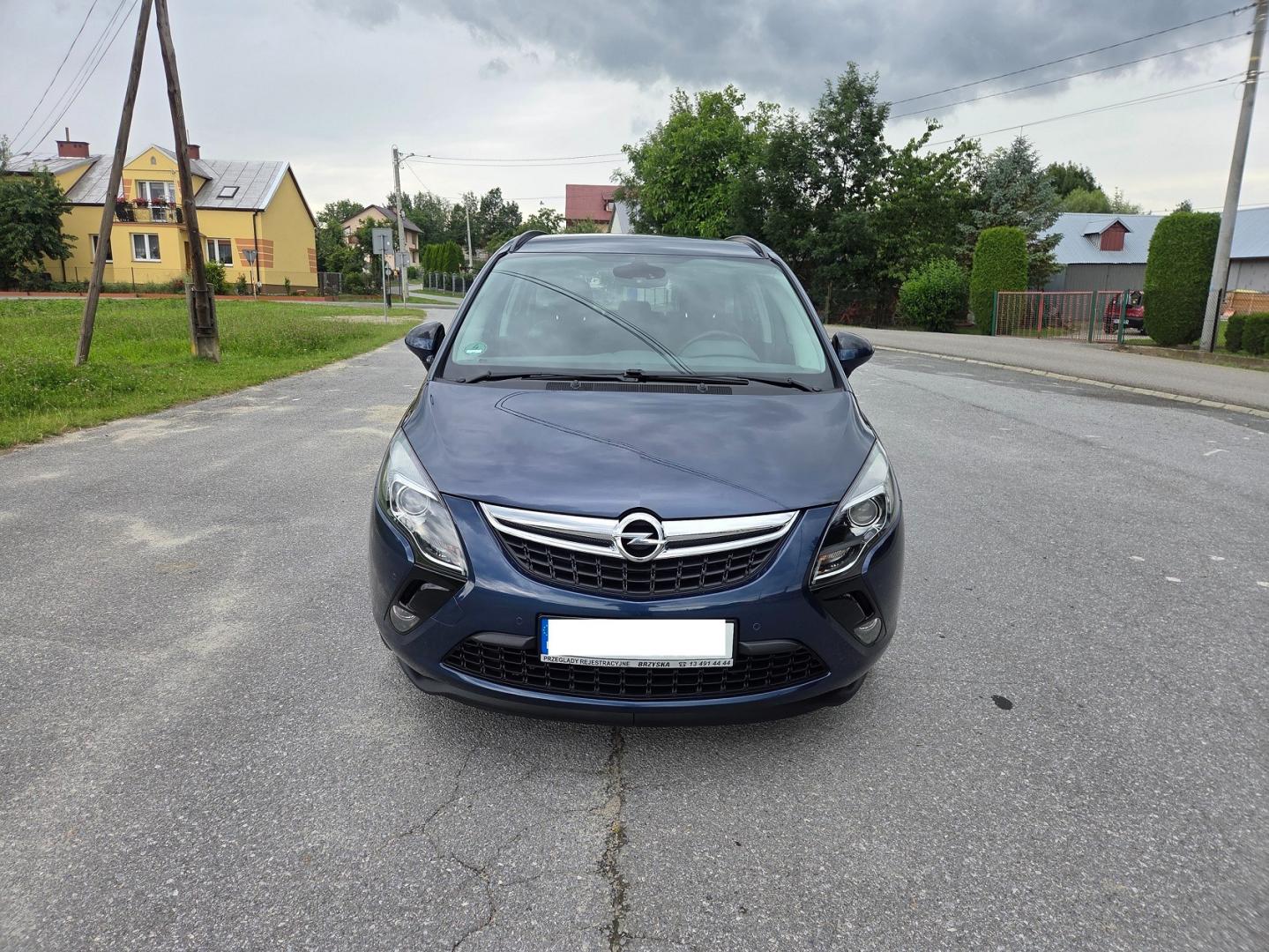 Opel Zafira C 1.4T benzyna 140 KM Stan  Bezwypadkowa