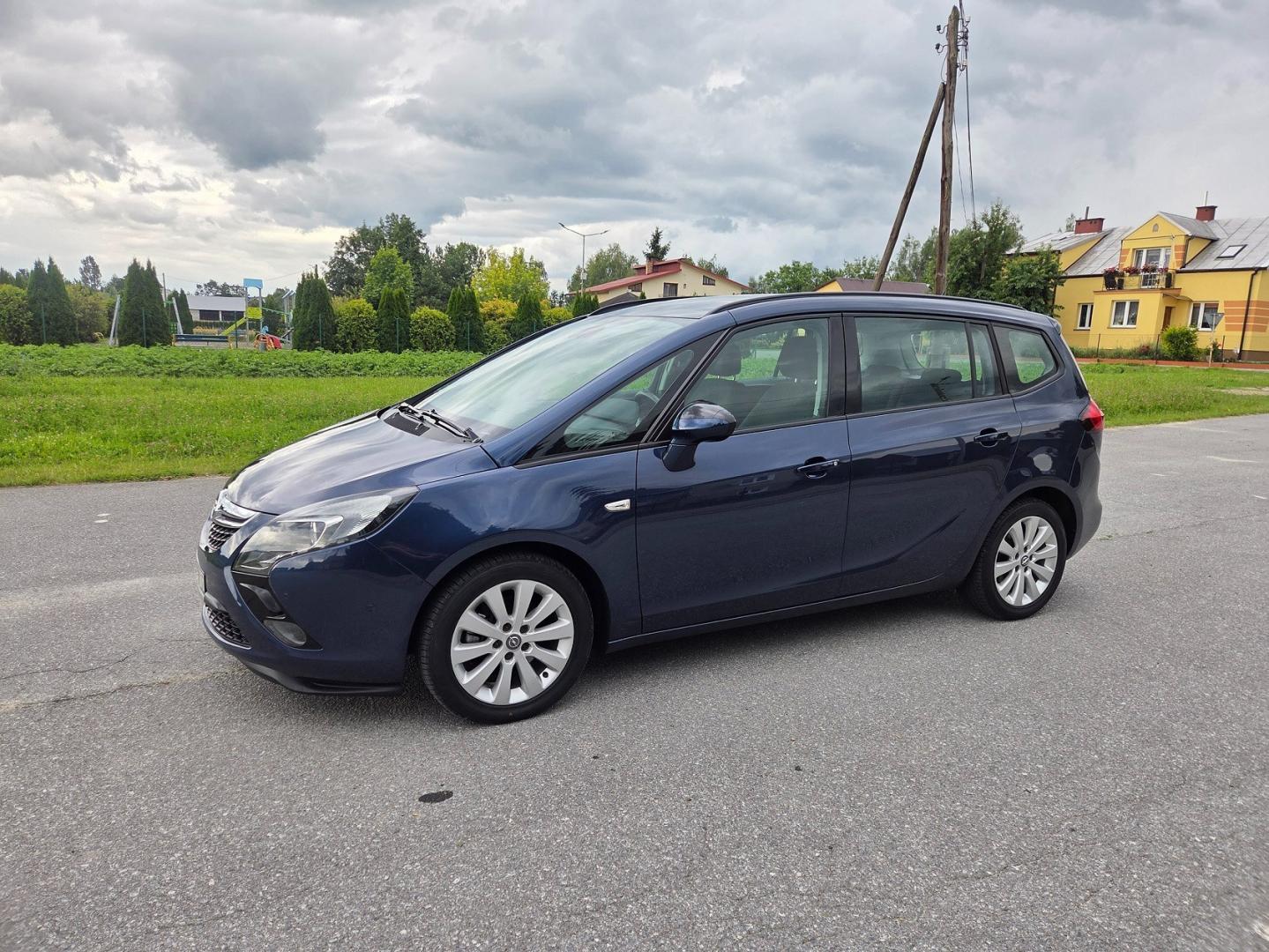 Opel Zafira C 1.4T benzyna 140 KM Stan  Bezwypadkowa
