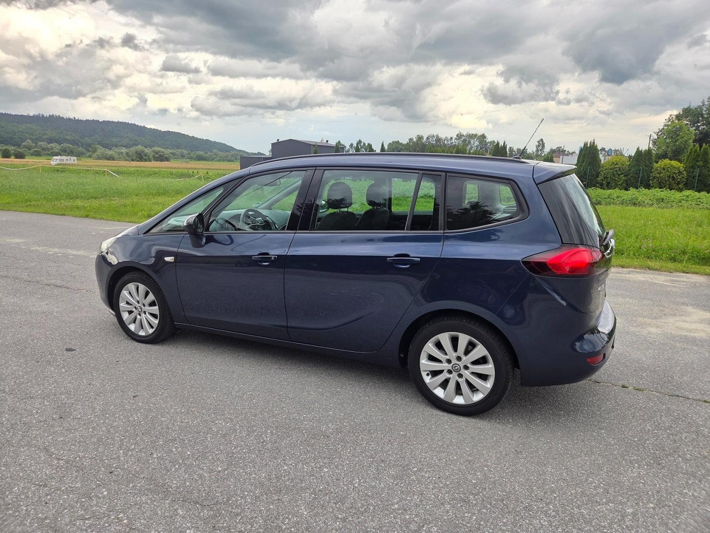 Opel Zafira C 1.4T benzyna 140 KM Stan  Bezwypadkowa