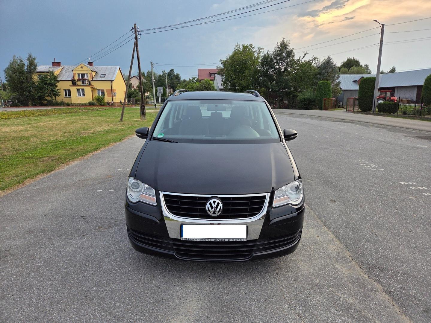 vw touran lift 1.6 mpi 102 km stan  bezwypadkowy