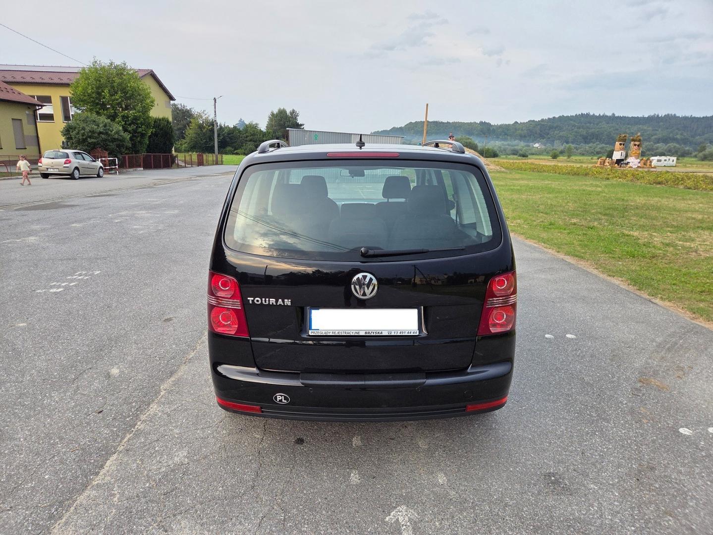 vw touran lift 1.6 mpi 102 km stan  bezwypadkowy