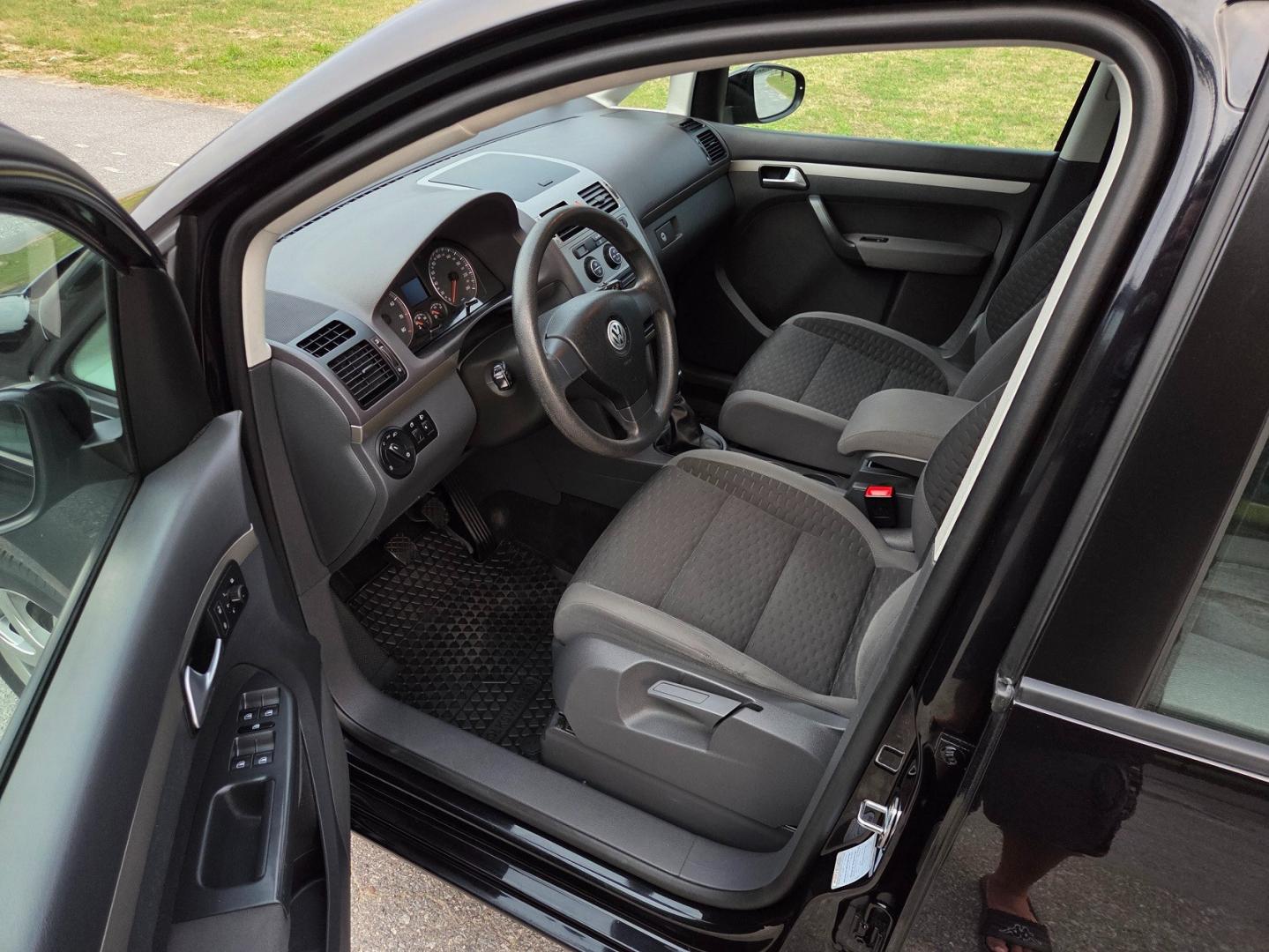 vw touran lift 1.6 mpi 102 km stan  bezwypadkowy