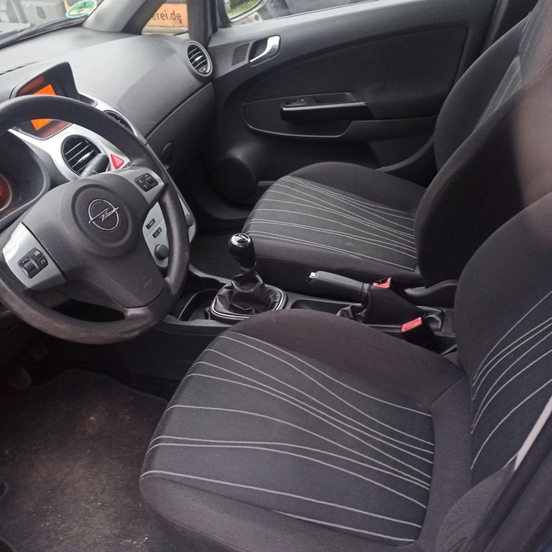 Opel Corsa D 1,2 bagażnik na rowery sprowadzony