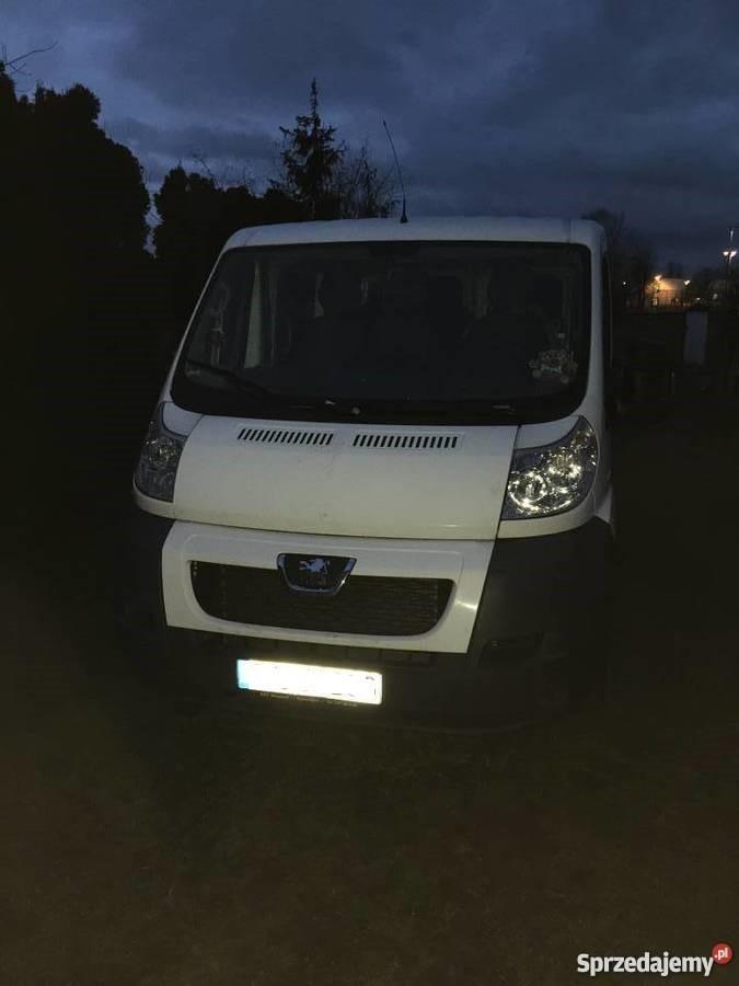 usługi transportowe bus przewozy osób rzeczy transport towarowy