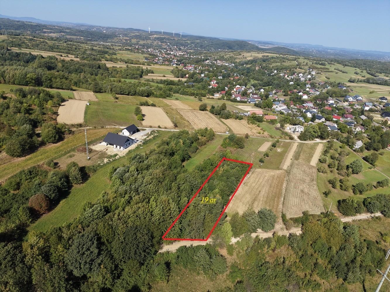Sprzedam działkę 19 ar Równe gmina Dukla
