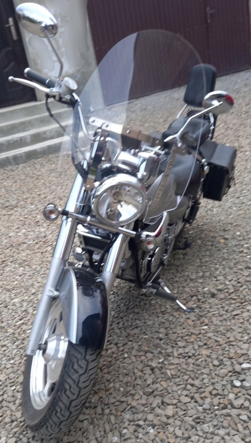 Hyosung Aquila GV125