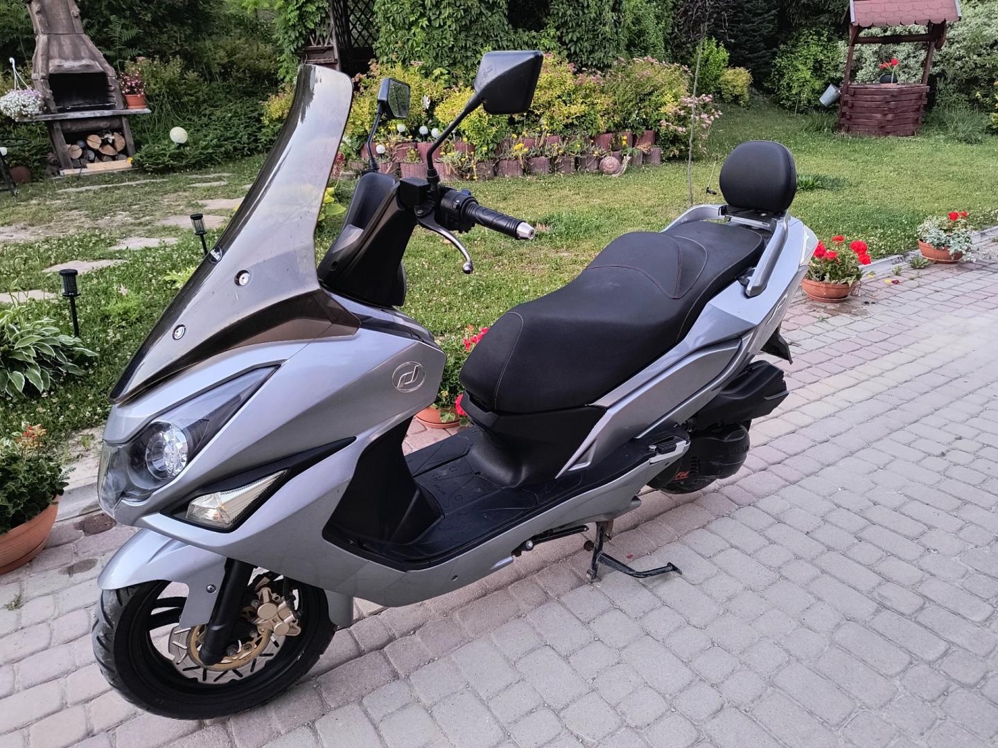 Skuter Daelim SV125 S3