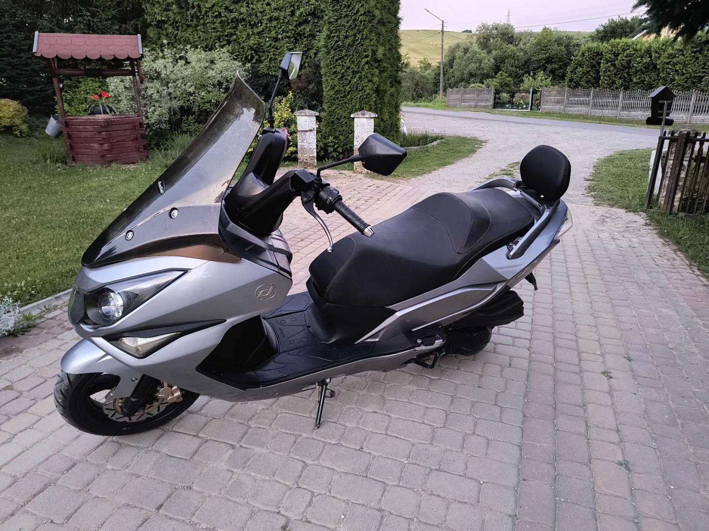 Skuter Daelim SV125 S3